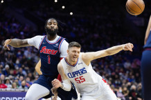 Clippers rally from 24 down to stun 76ers